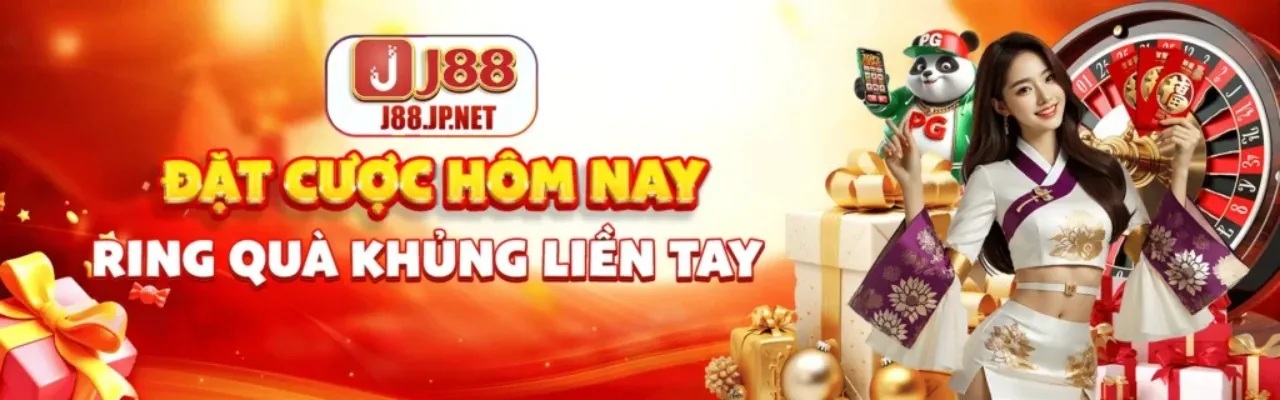 Sân vận động với trận đấu bóng đá sôi động, logo qq8886